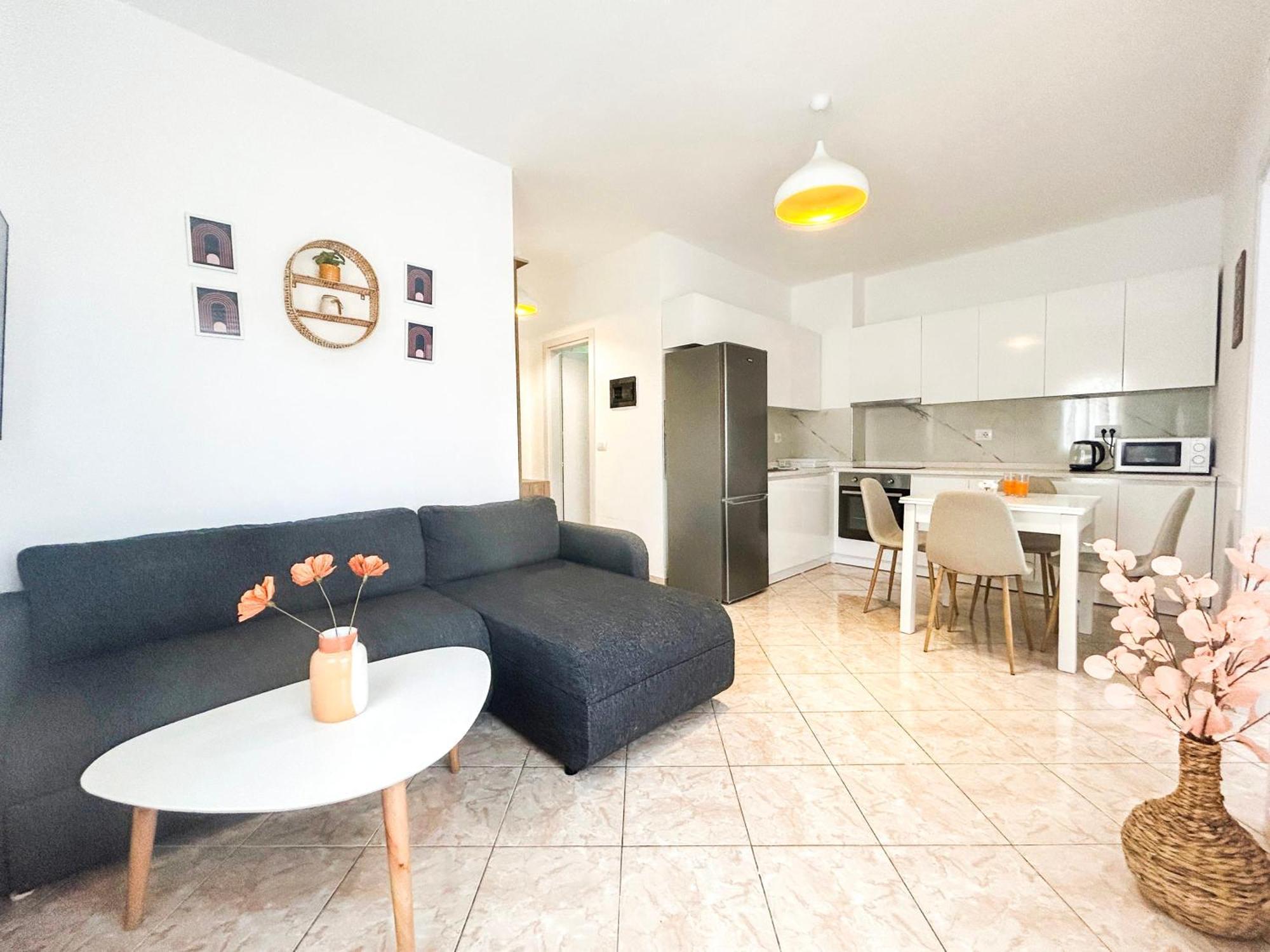 891 Apartament